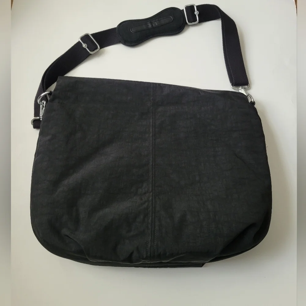 Kipling DIGISLING TM 4887. Crossbody Messenger bag.